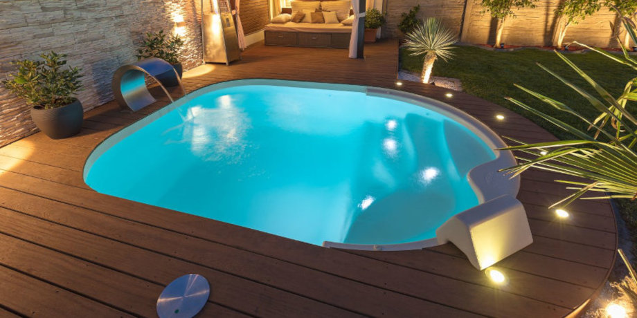 Comment choisir une piscine coque semi-enterrée ?